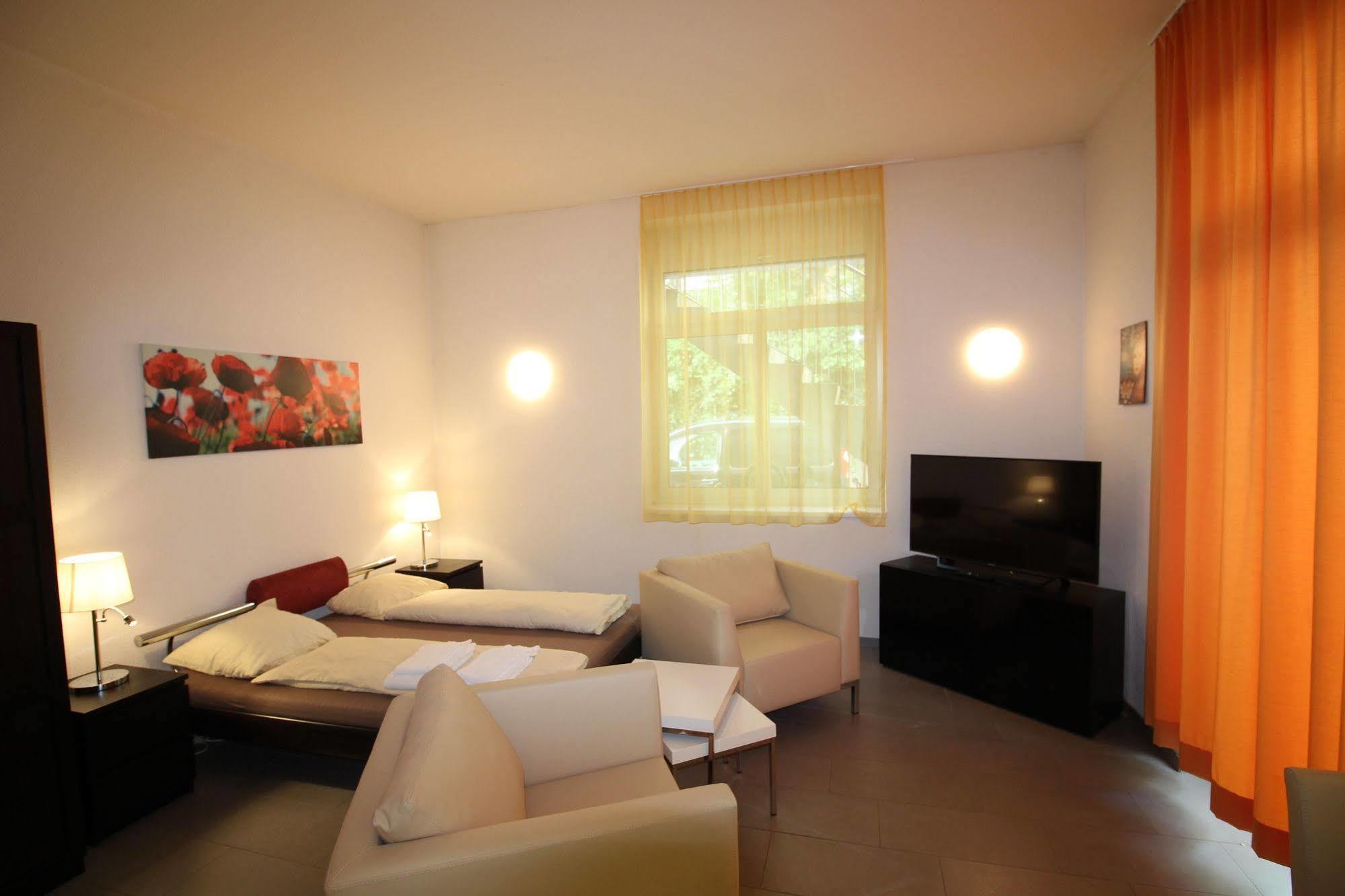 Swiss Star Oerlikon Inn Zurich Ngoại thất bức ảnh